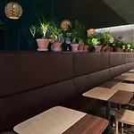 Отель Zander K 4*