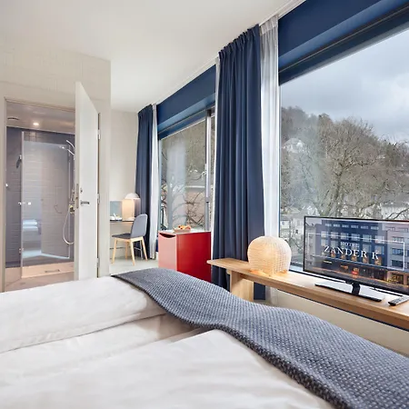 Zander K Bergen