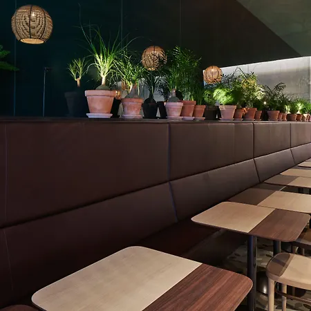 Отель Zander K 4*